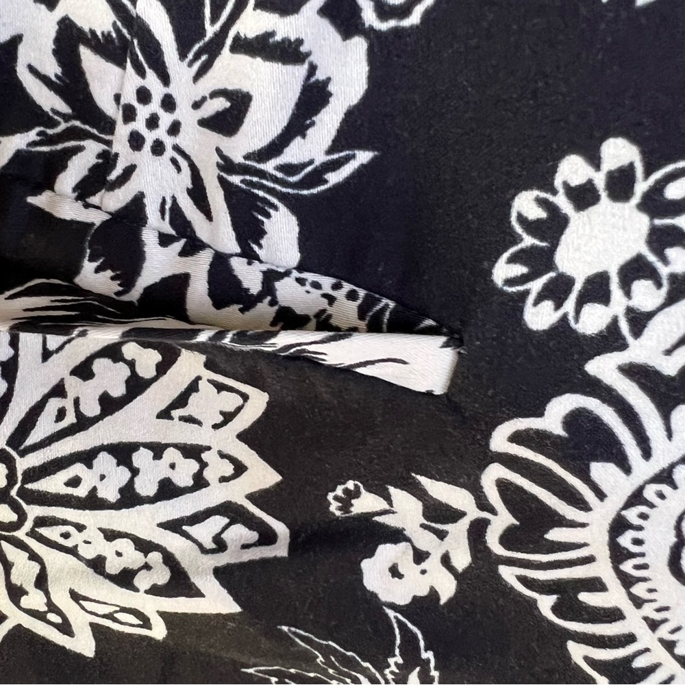 Likeβ New! Zara Floral Paisley Print Shorts Black/White Cute Business Casual M - Picture 12 of 16